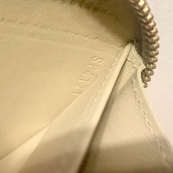 Louis Vuitton Monogram Vernis Wallet - Picture 6 of 6